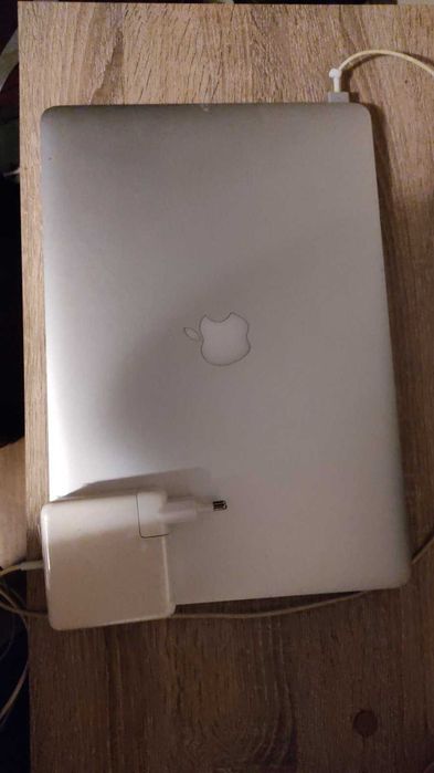 Лаптоп MacBook Pro (с Retina дисплей, 15-инчов, 2016 г.)