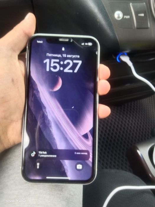 Айфон хр белый..