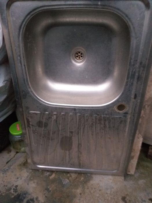 Chiuvetă sh.bucătărie din inox cu furtun scurgere