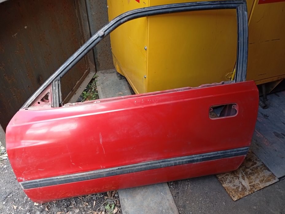 Дверь и фары Мазда 626 купе