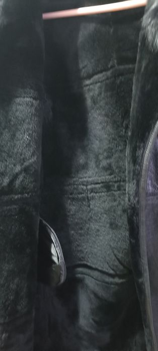 Дубленка зимняя кожанная.