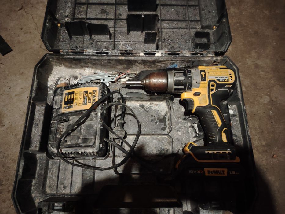 Bormasina DeWalt DCD796