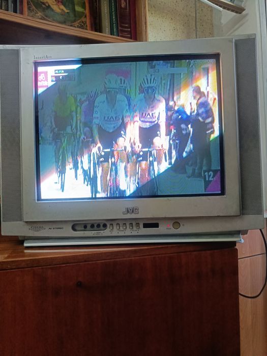 Продается телевизор JVC