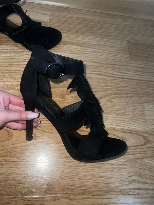 Черни токчета от велур, нови, номер 36