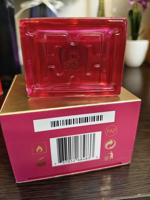 Женский парфюм Escada Especially elixir