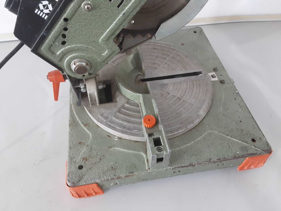 Циркуляр пендула - Dewalt DW250 / 750W