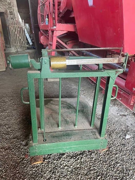 Cantare de vinzare de 100 de kg side 750 kg