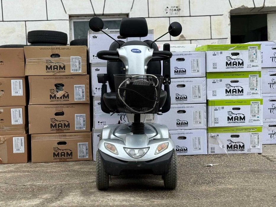 Електрически скутер акумулаторна количка за трудно подвижни