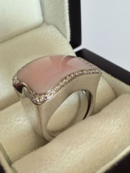 18К Златен Пръстен с Розов Корал и Диаманти; Тегло 18,3г 53 Размер 53;