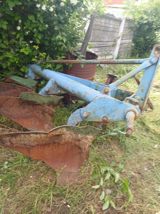 Vand utilaje pentru tractor