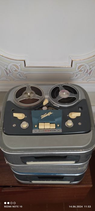 Магнитафон Комета .