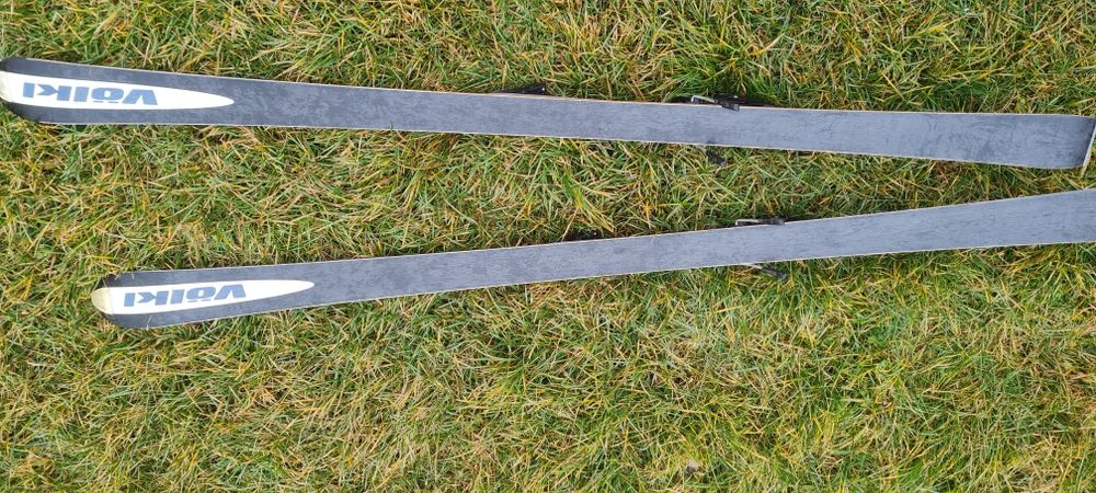 1 pereche de Schiuri Völkl 178cm cu legaturi Tyrolia in stare buna SKI