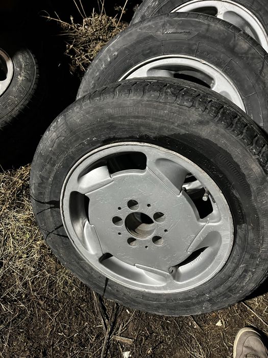 Продам диски r15 размер срочно