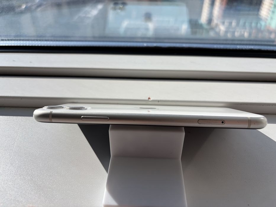 iPhone 11 White (Белый) 64 ГБ— оригинал, не вскрывался