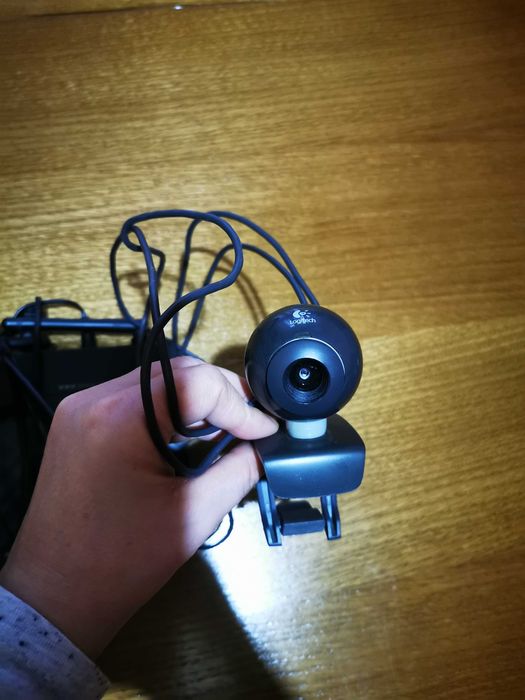 Router Wireless Asus + camera web Logitech cu cd-uri de instalare