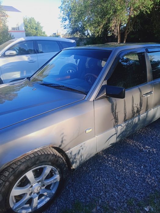 Продам Мерседес E200,