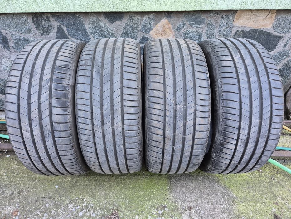 4бр летни гуми Бриджснон туранца ТОО5/ 245-40-19/ 2022г/ 6- 6.5мм гр./