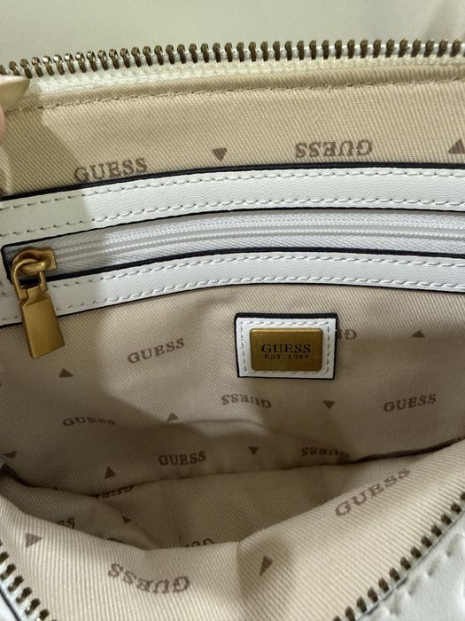 Чанта GUESS - бяла, Noelle Crossbody Bag