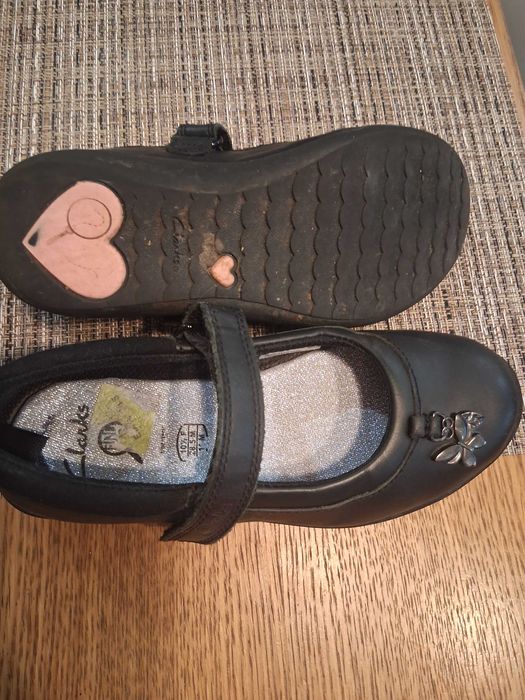 Обувки Clarks за момиче