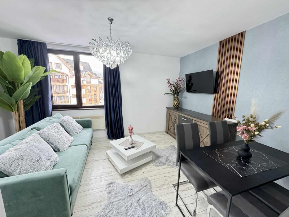 Продава се луксозен двустаен апартамент в Банско