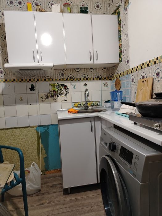 Продам угловой кухонный гарнитур