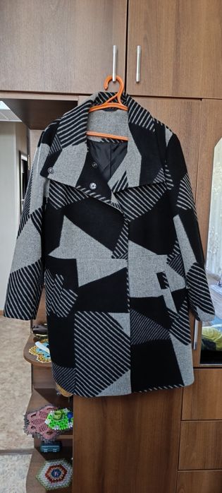 Продам куртку и кофты