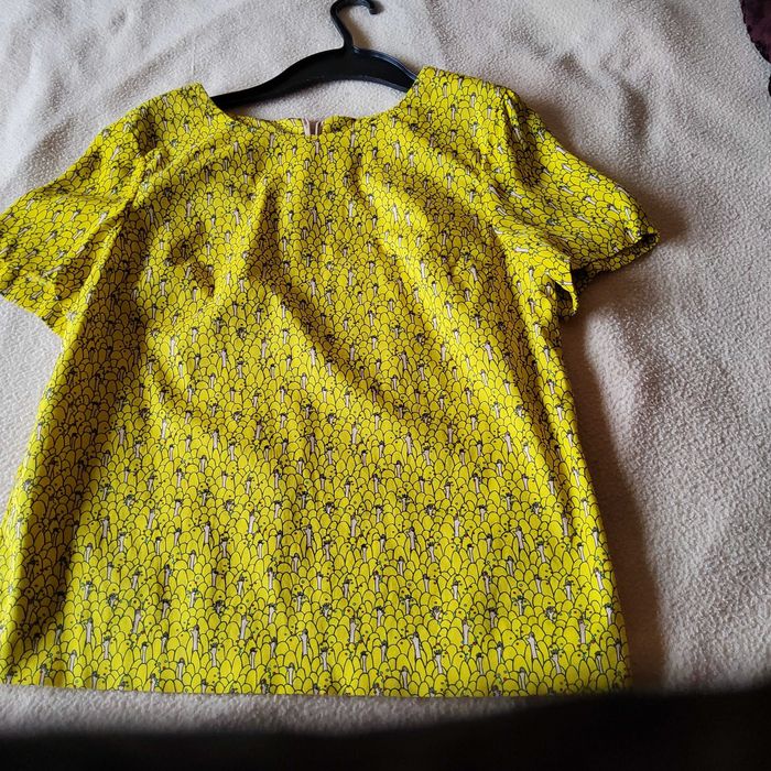 Продавам дамски блузи с къс и дълъг ръкав