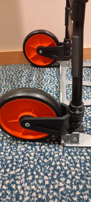 Сгъваема телескопична количка