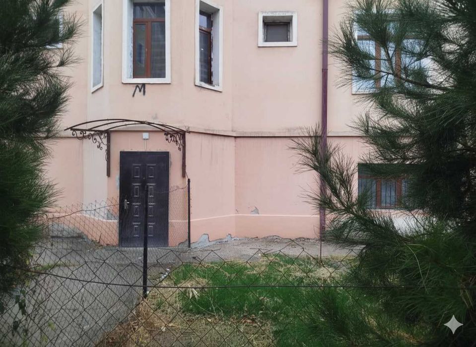 744Продаётся полуподвал 84 кв, ориентир завод Сино