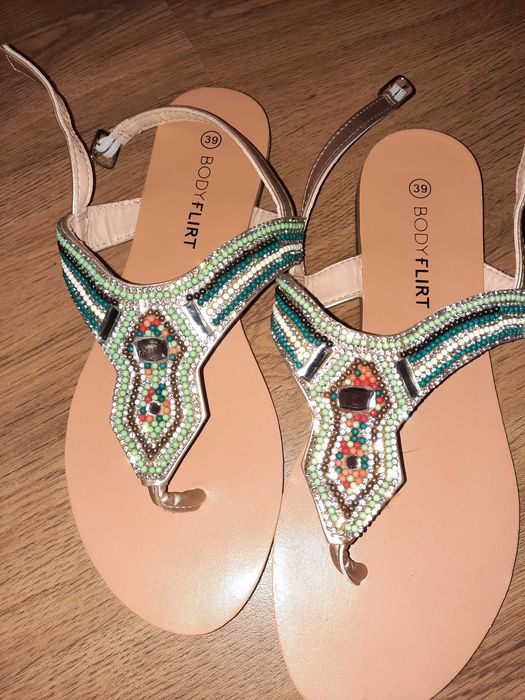 Sandale cu pietre multicolore masura 39