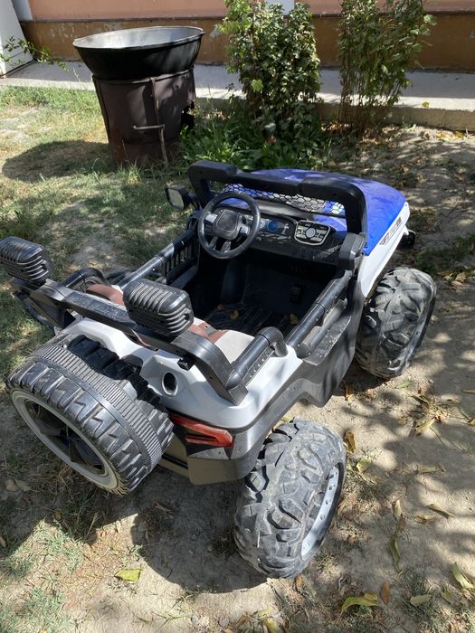 Yosh bolalar mashinasi