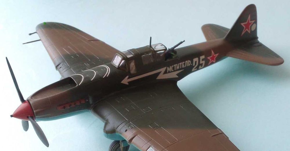 Сборная модель самолета Ил-2 (ТОКО, 1/72)