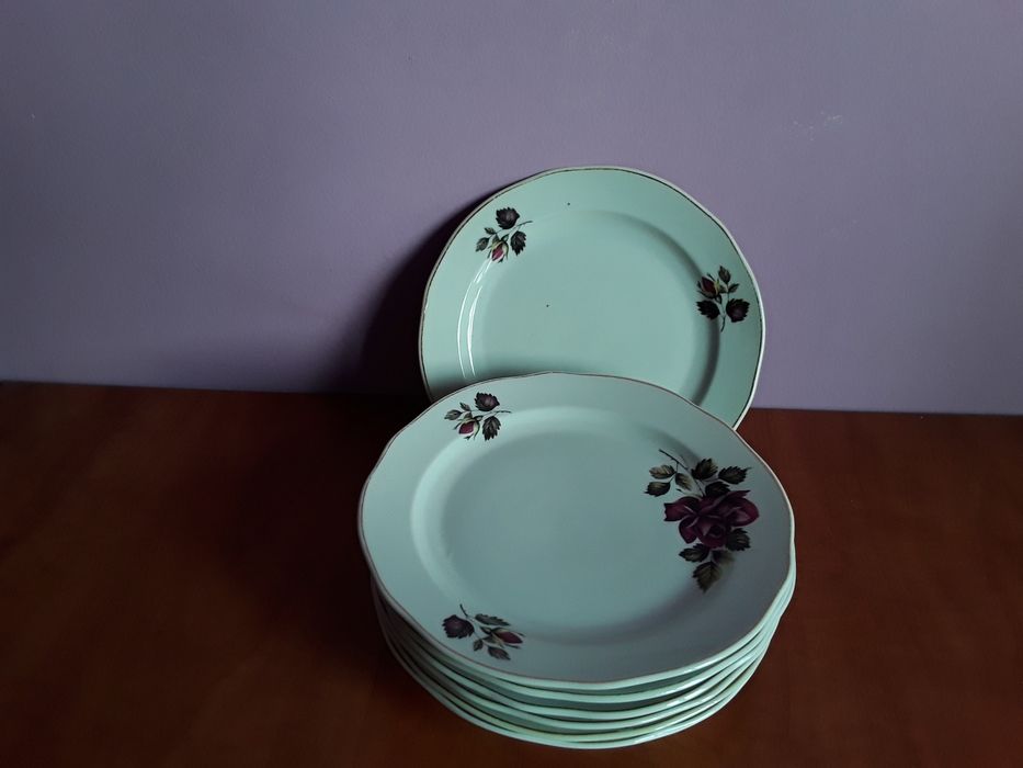 Vând Set  7 Farfurii Vitingi Întinse