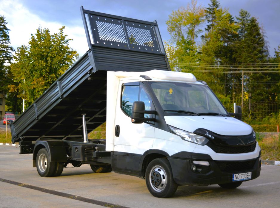 Iveco Daily din 2015 basculabil pe 3 parti