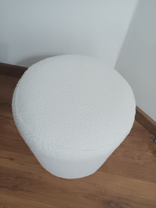 Пуфик белый продается