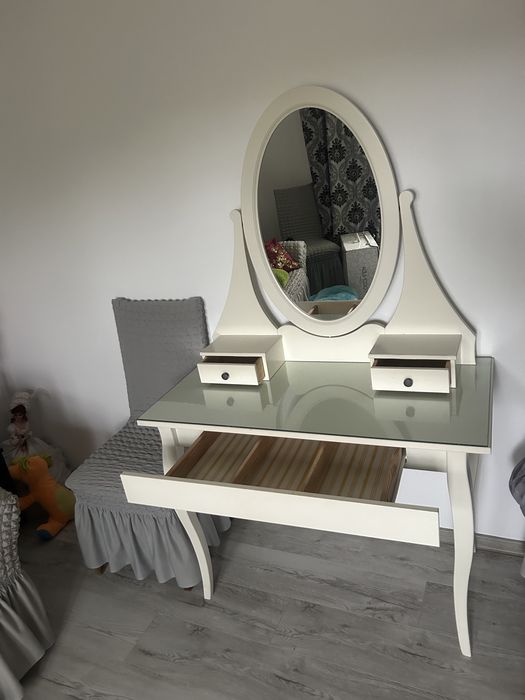 Masa machiaj toaleta ikea