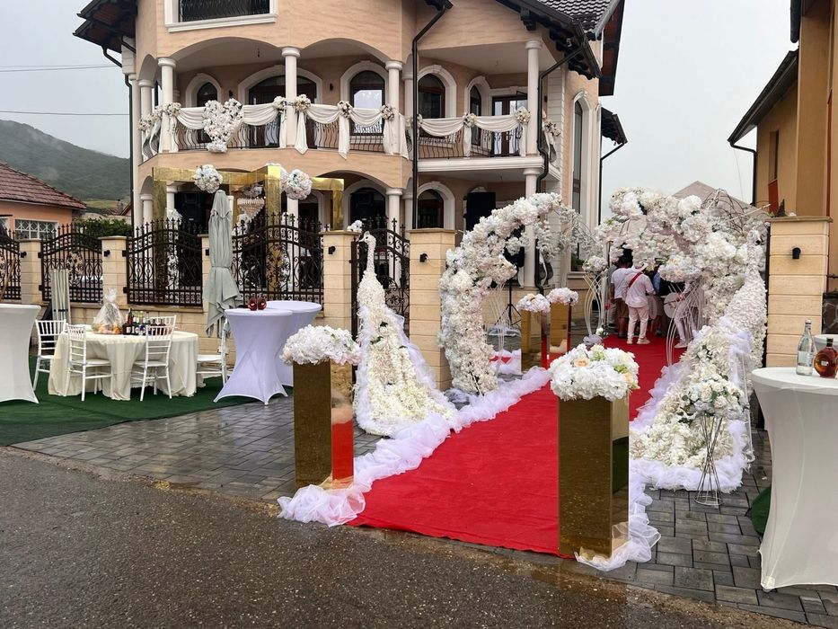 Inchiriez cort de evenimente