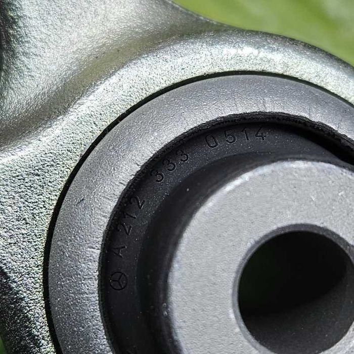 Поперечный рычаг Mercedes E W212 перед. прав.