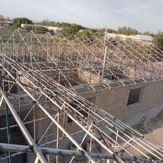 Tom navest molhona hizmat