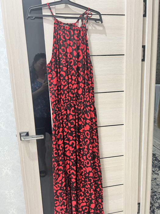 Продам женские платья