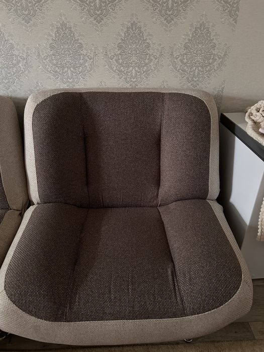 Продам диван с креслами