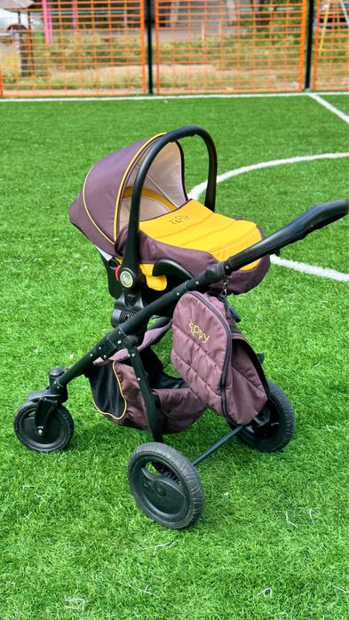 Продам коляску 3 в 1