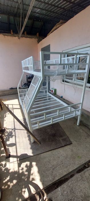 Кровать двухъярусная