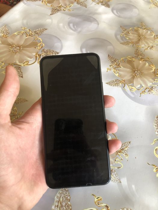 Телефон Хуавей пи смарт зед