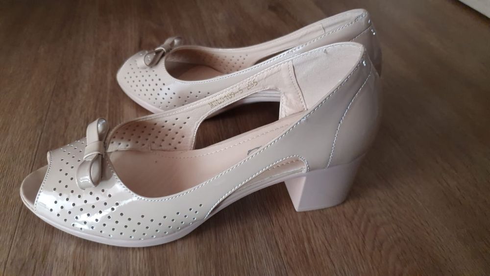 Женские туфли