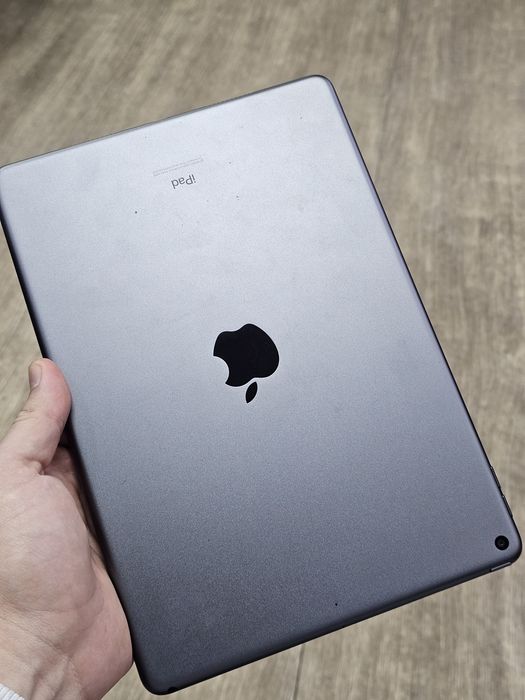 Продаю планшет I pad air 3 поколение