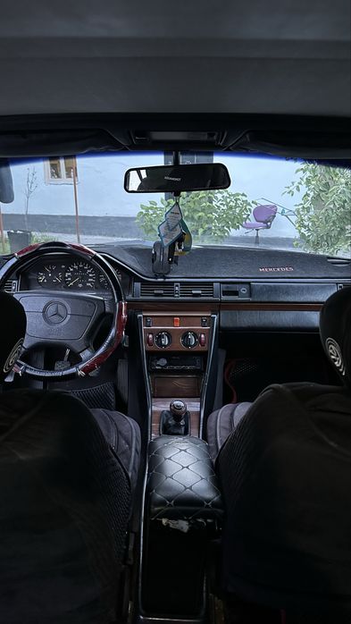 Мерседес W124 230