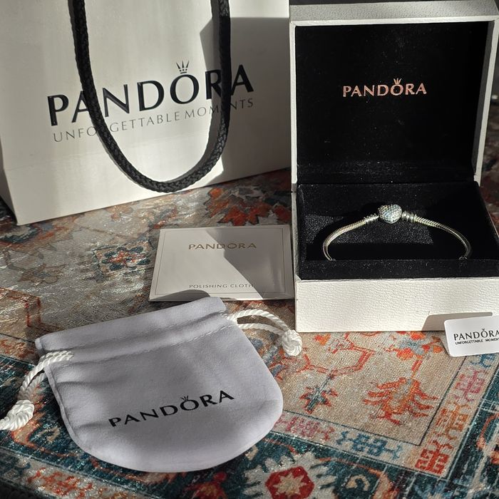 Продам браслет Pandora