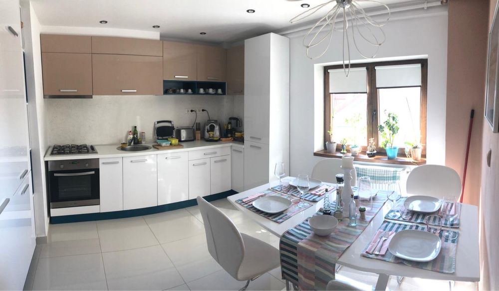 Inchiriez apartament in complex/judetean cu 4 camere,decomandat, 110mp