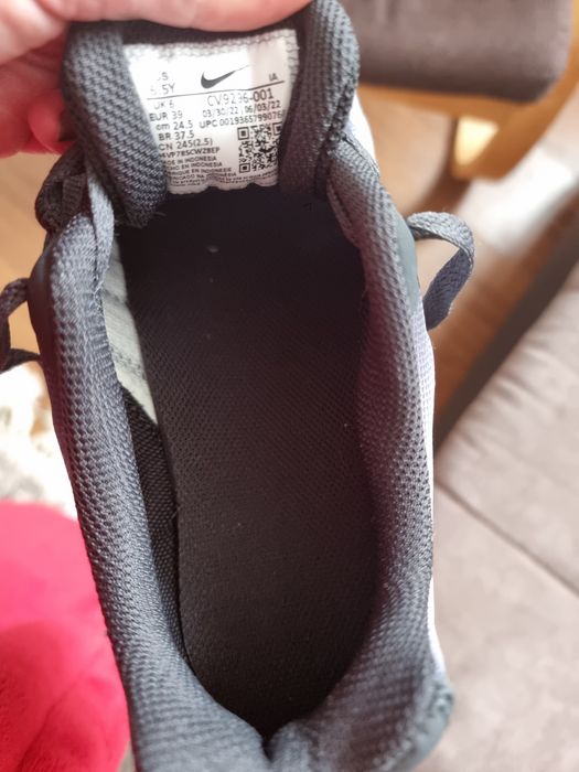 Adidasi noi.originali. Nike mărimea 38